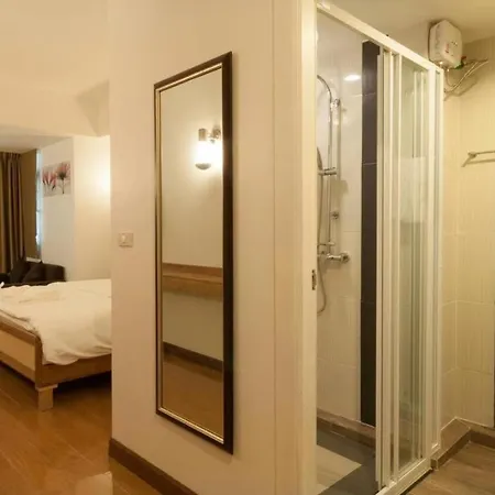Cozy At 9 Hotel And Kitchen