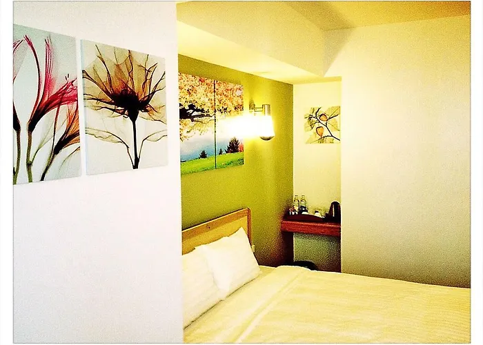 호텔 Cozy At 9 And Kitchen 3*