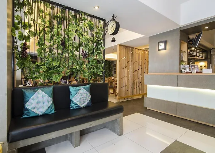 Cozy At 9 And Kitchen Hotel