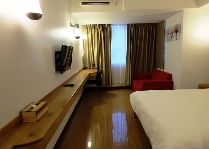 Cozy At 9 And Kitchen 호텔