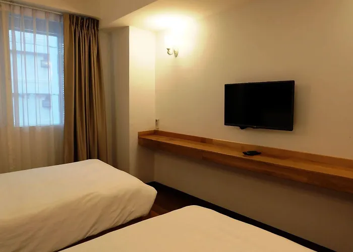 Cozy At 9 And Kitchen Hotel